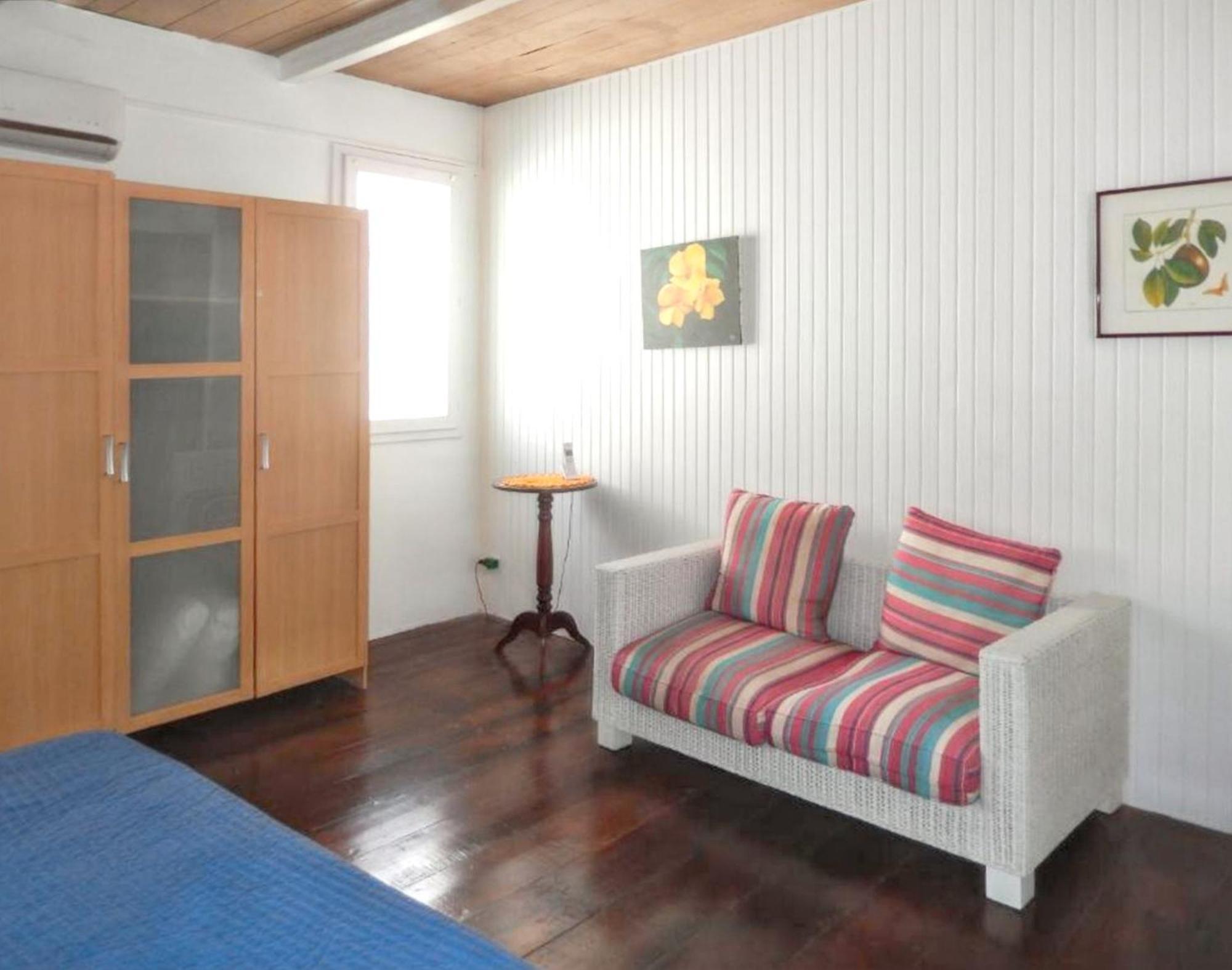 Maison De Charme A Saint-Pierre Avec Vue Sur Mer Et Montagne Екстериор снимка