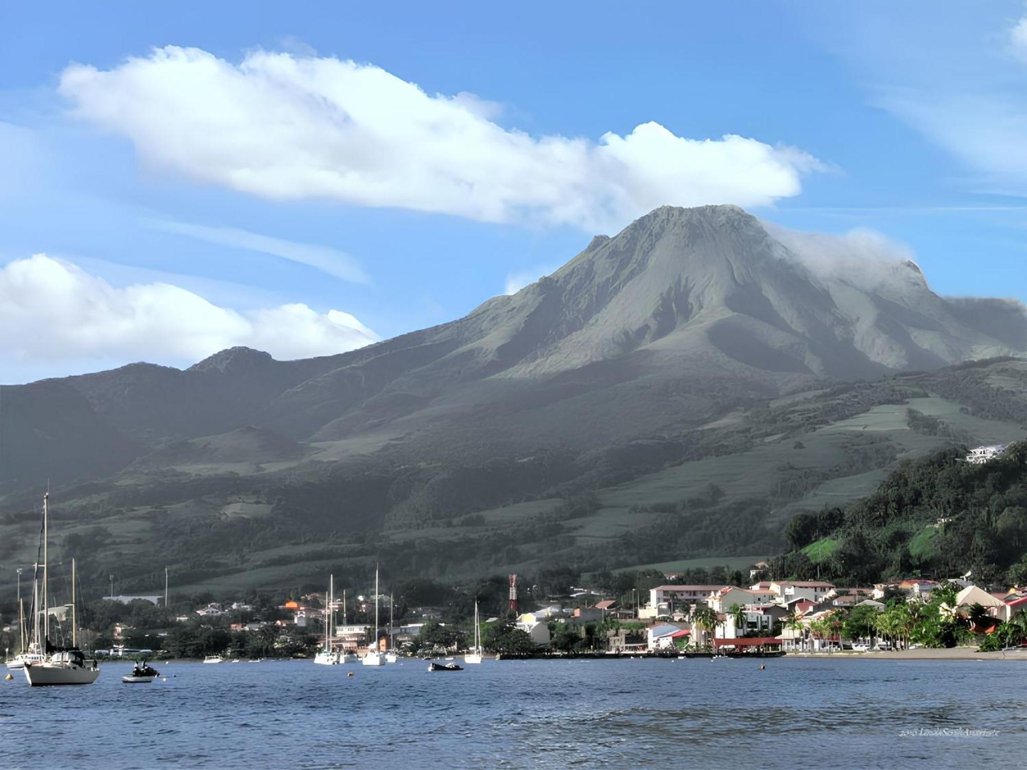 Maison De Charme A Saint-Pierre Avec Vue Sur Mer Et Montagne Екстериор снимка